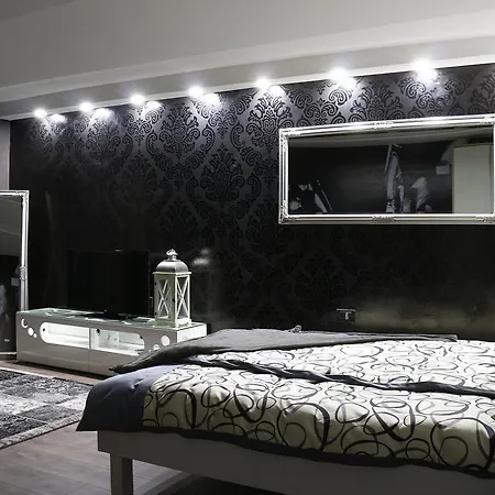 Old Corner Apartment