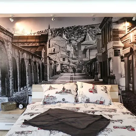 Old Corner Apartment *