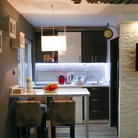 Old Corner Apartment